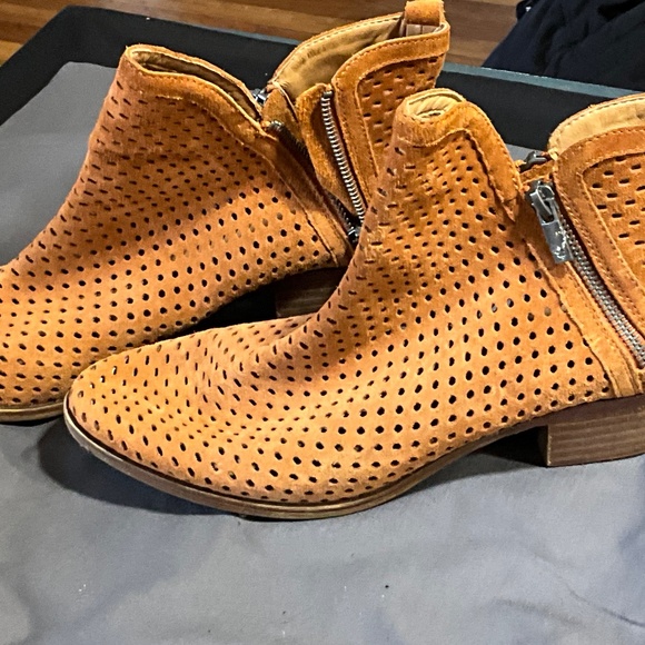 Lucky Brand Tan half boot - Picture 1 of 4